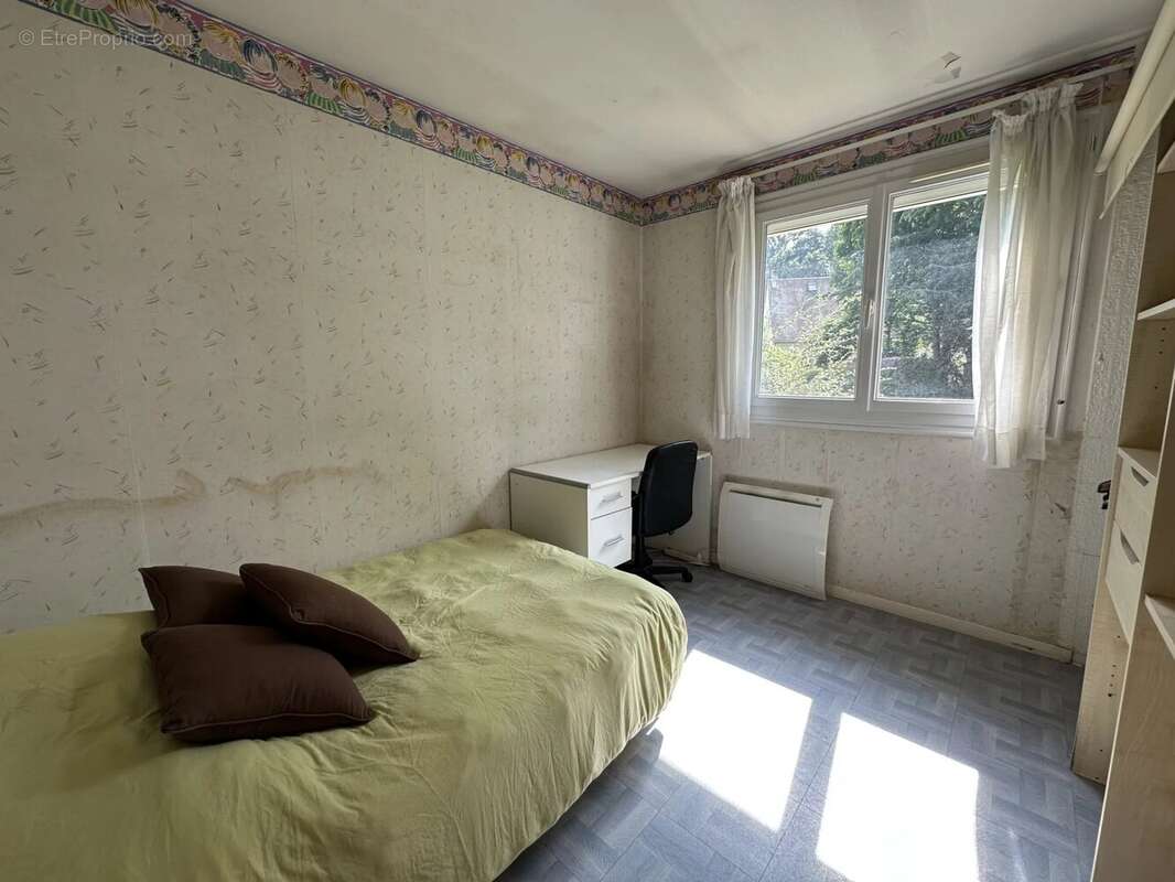 Maison à LE MESNIL-SAINT-DENIS