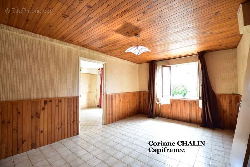 Maison à MONTCOMBROUX-LES-MINES