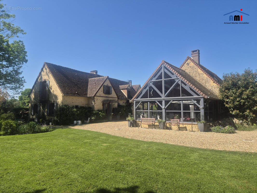 Maison à MOUTIERS-AU-PERCHE