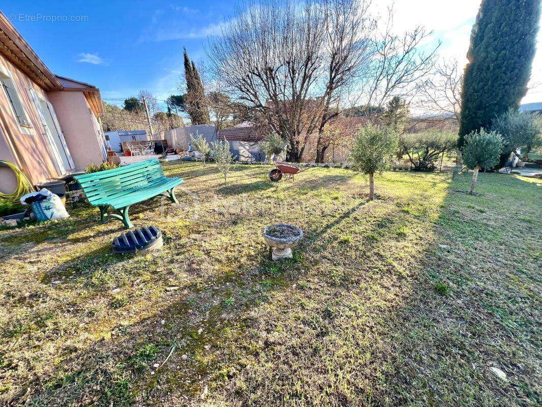 Maison à VILLECROZE