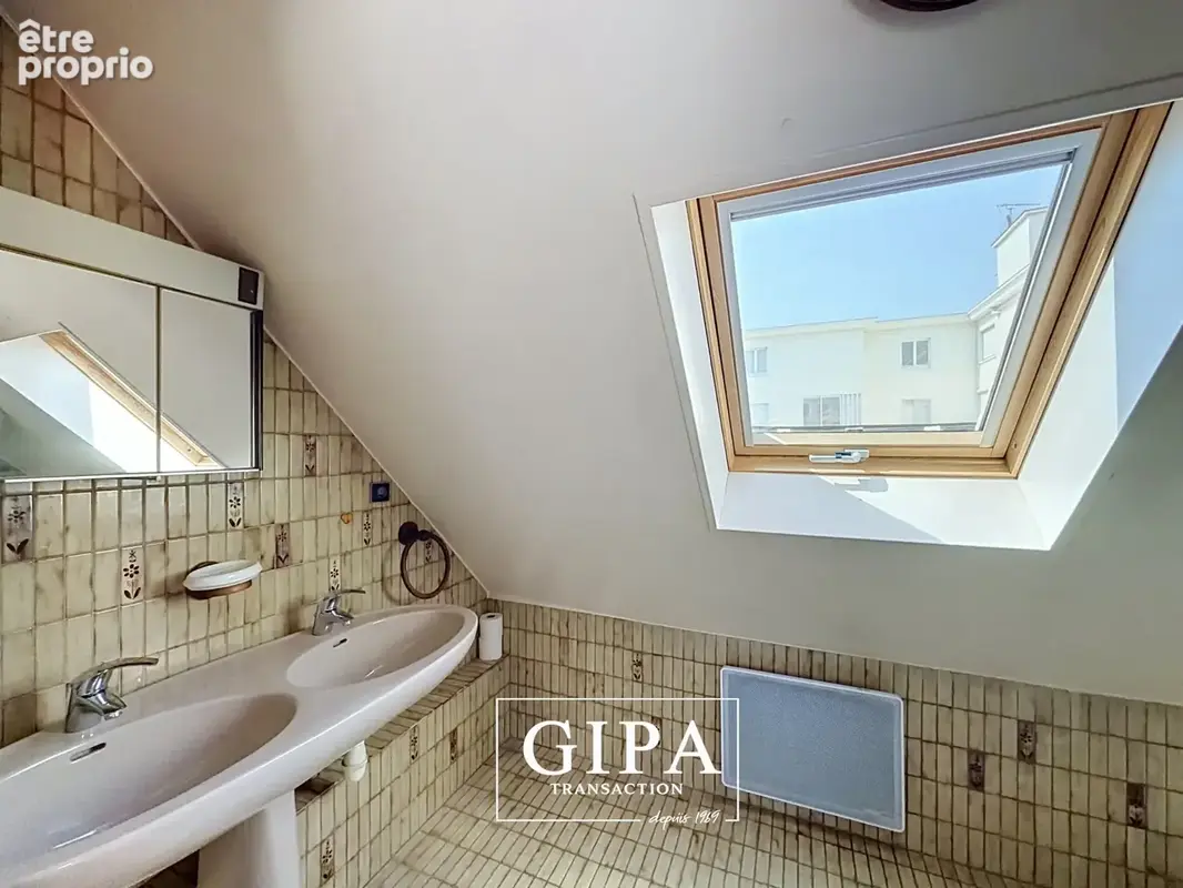 Le charme de l'ancien au sommet : duplex avec terrasse à l'Orangerie - photo 12