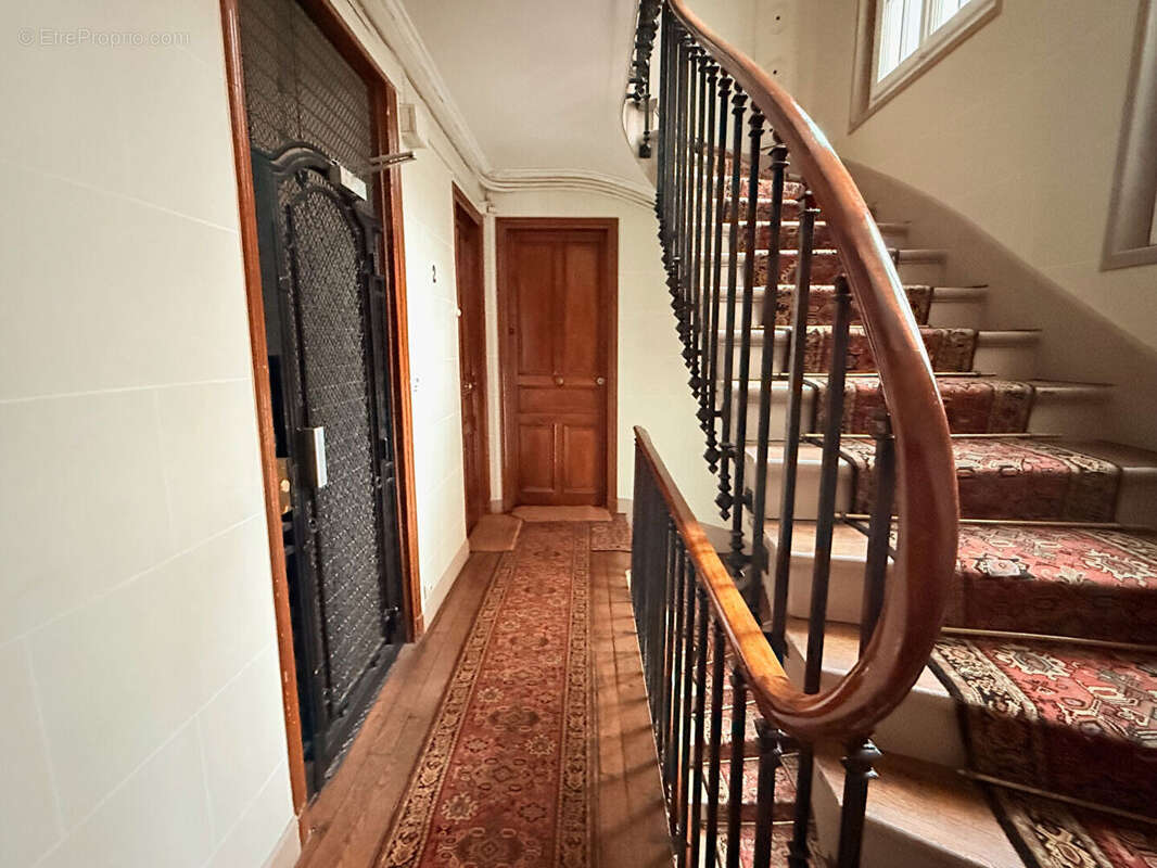 Appartement à PARIS-14E