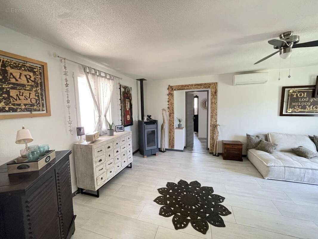 Maison à FIGANIERES