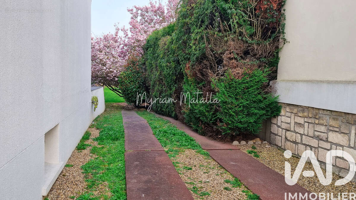 Photo 3 - Maison à GROSLAY