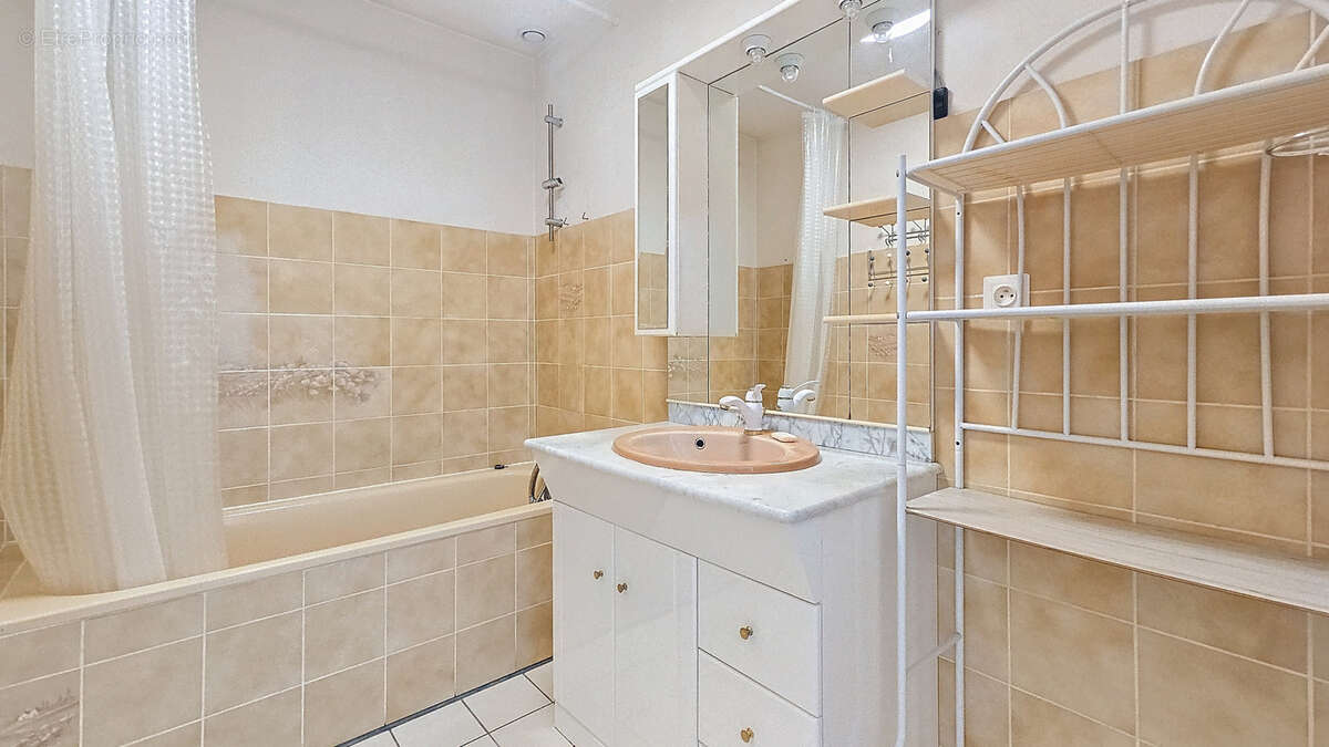 Maison à GOUVILLE-SUR-MER