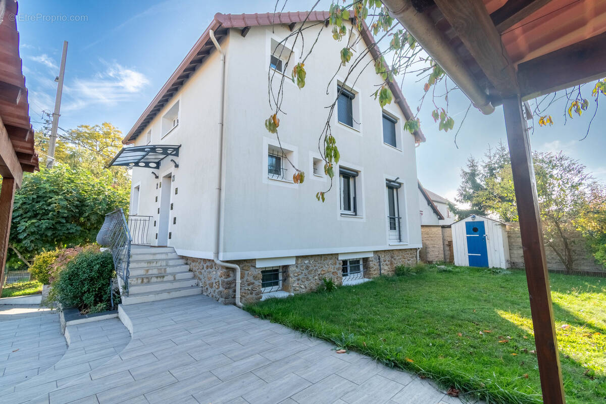 Maison à VILLENEUVE-LE-ROI