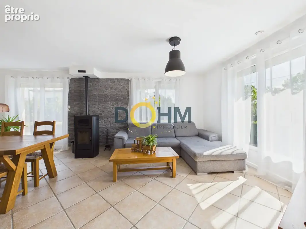 EN EXCLUSIVITÉ   Maison individuelle rénovée avec piscine   Saint-Just-Saint-Rambert - photo 9