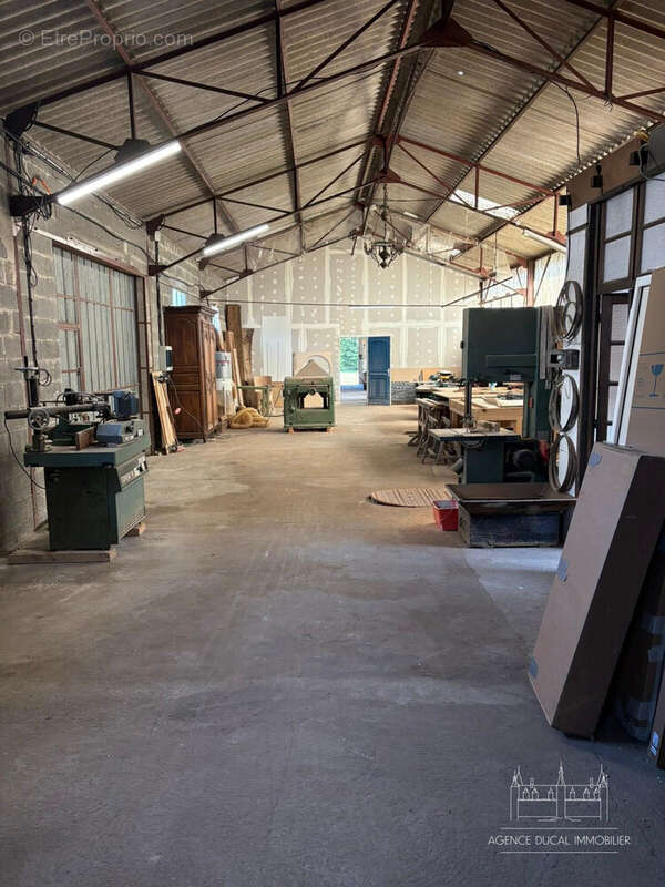 Commerce 500 m² à Challuy  - photo 2
