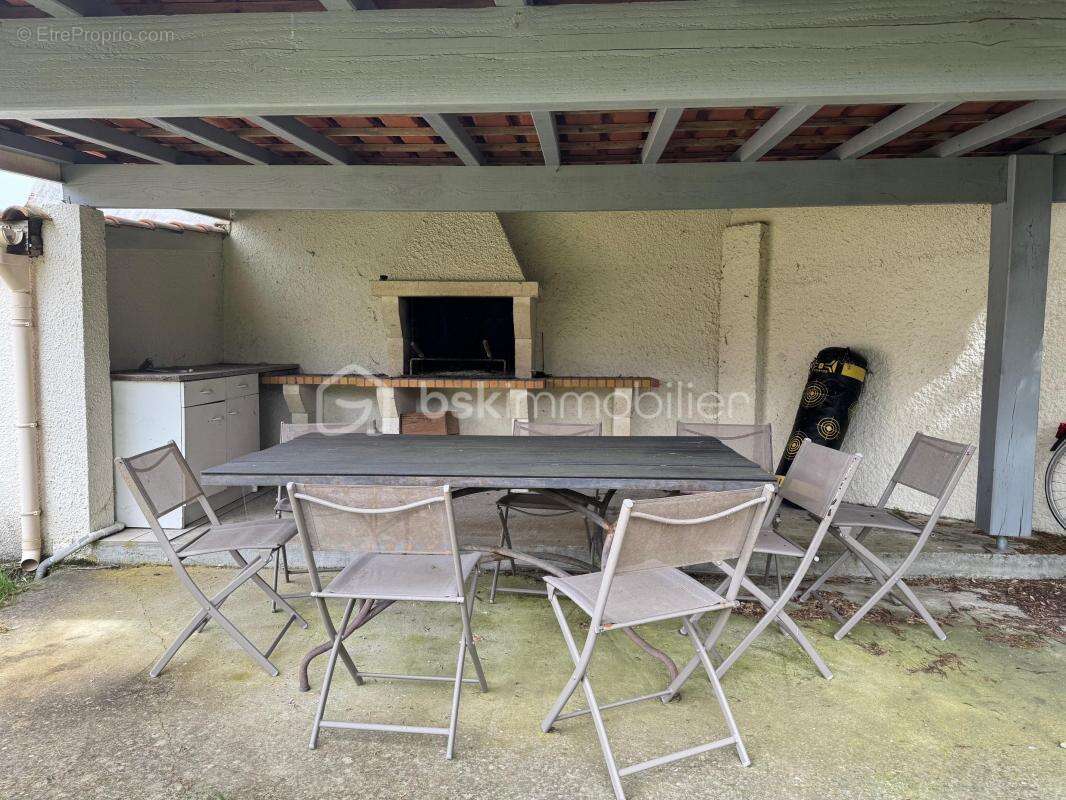 Maison à SAINT-QUENTIN-DE-BARON