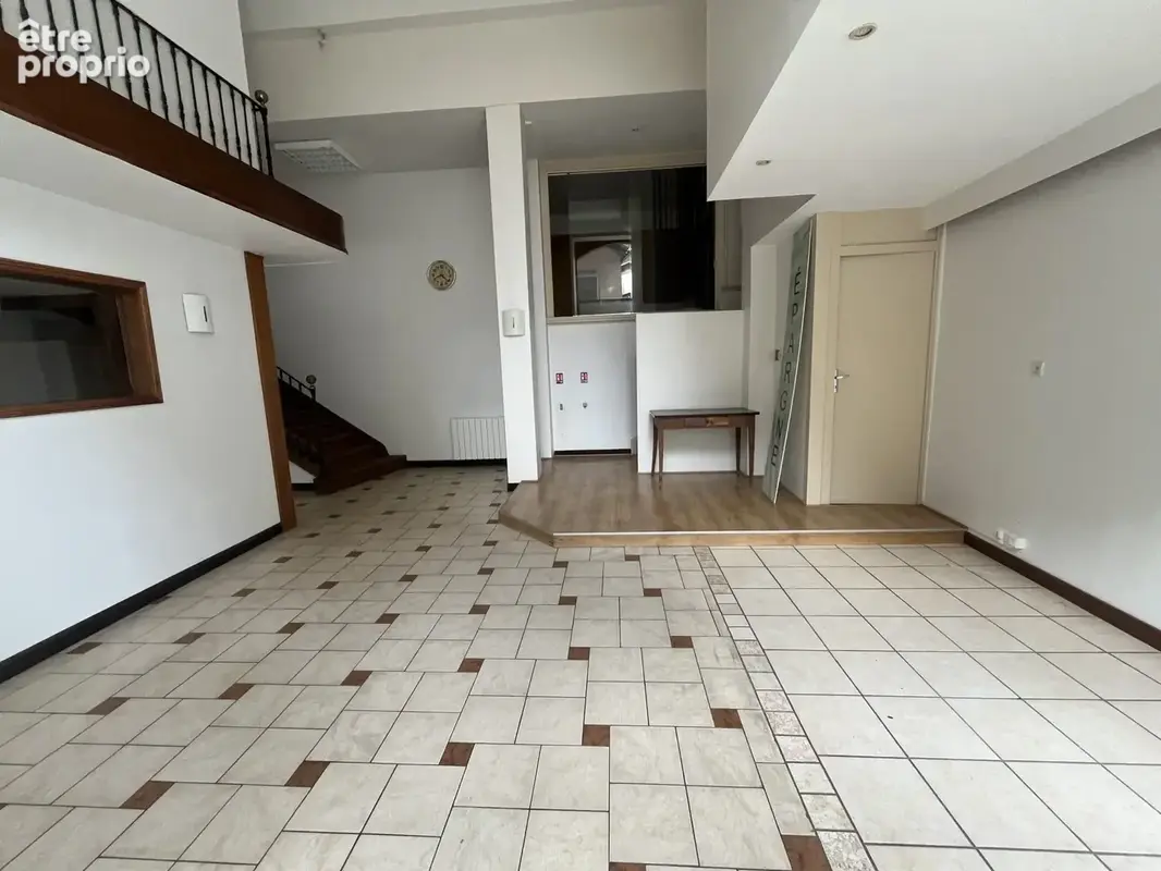Commerce 176 m² à Saint-Flour  - photo 2