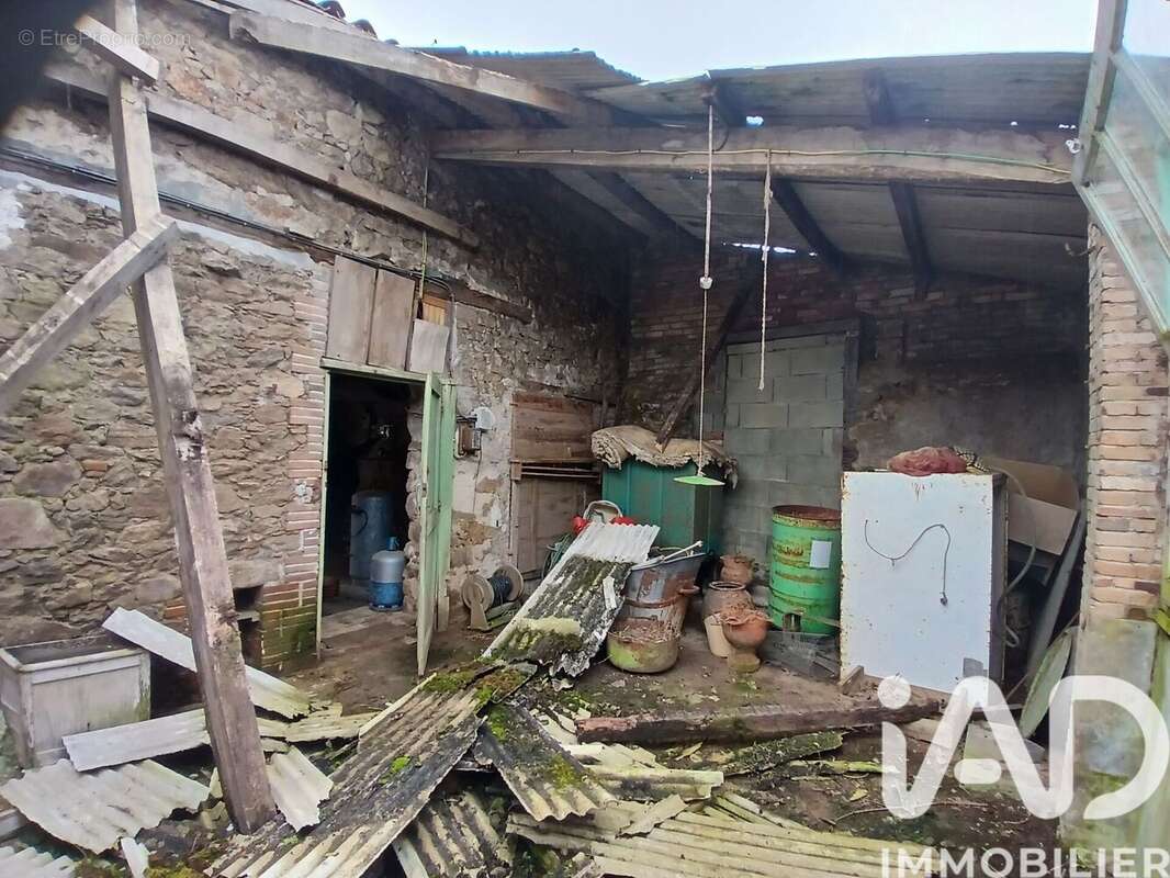 Photo 3 - Maison à SAINT-PIERRE-DES-ECHAUBROGNES
