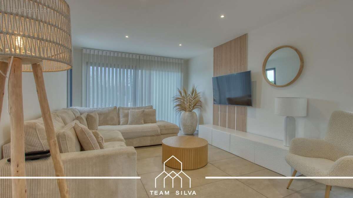 Maison 105 m² à Echalas  - photo 2