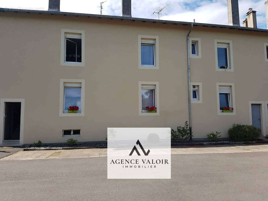 Appartement à REMILLY
