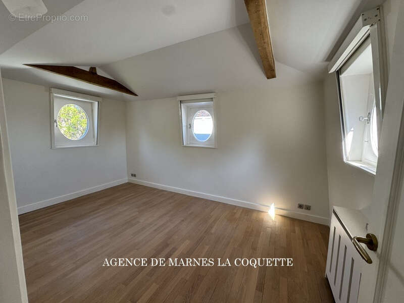 Maison à VILLE-D'AVRAY