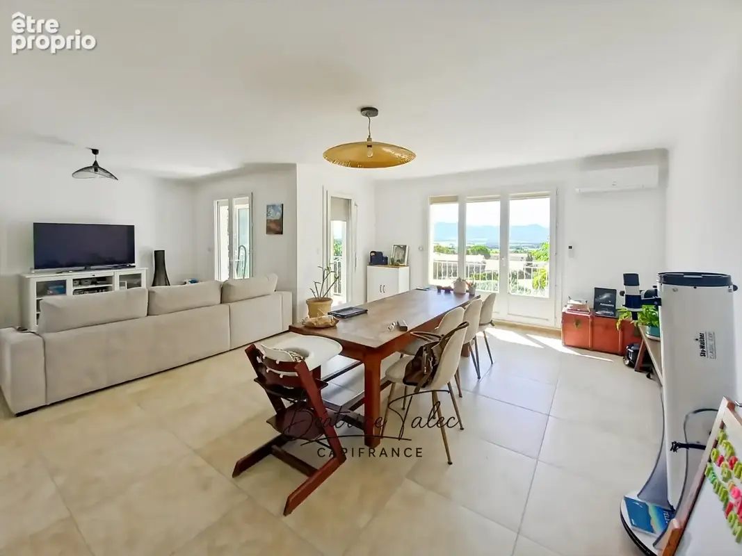 Appartement t4 110 m² entièrement rénové – vues panoramiques sainte-victoire & mont aurélien - jardin - parkings - photo 2