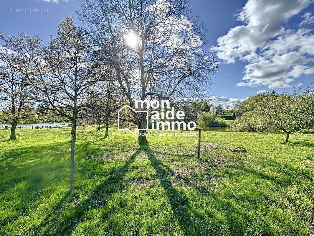 Maison à SAINT-PIERRE-DE-FRUGIE