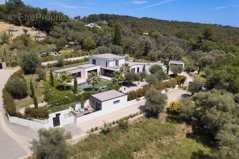 Maison 250 m² à Valbonne  - photo 2