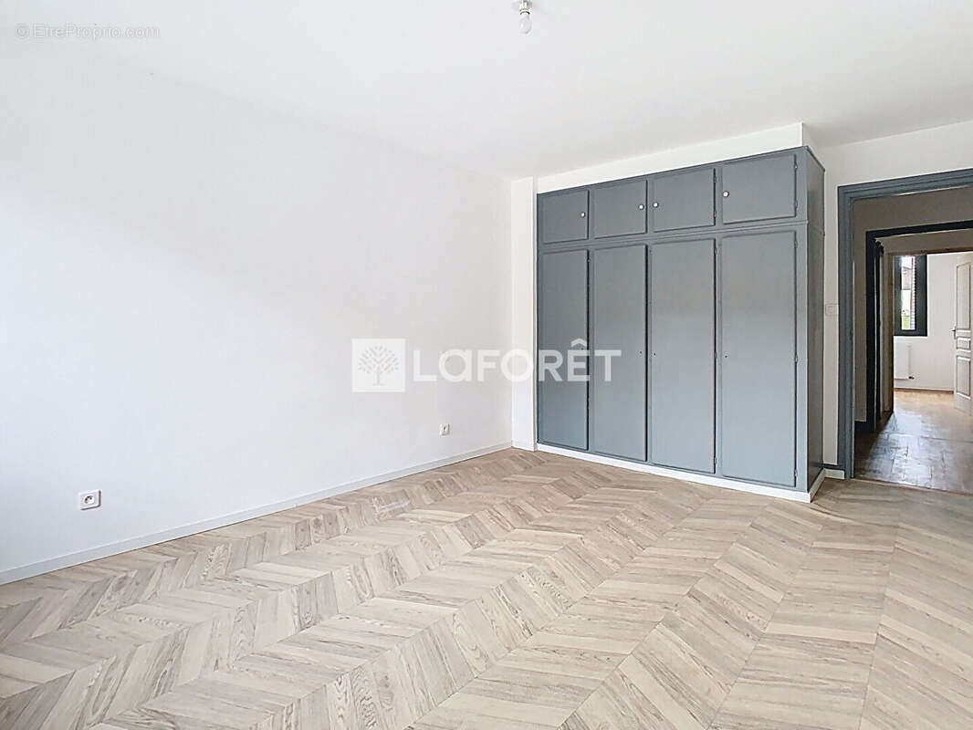 Maison à NEUFCHATEAU