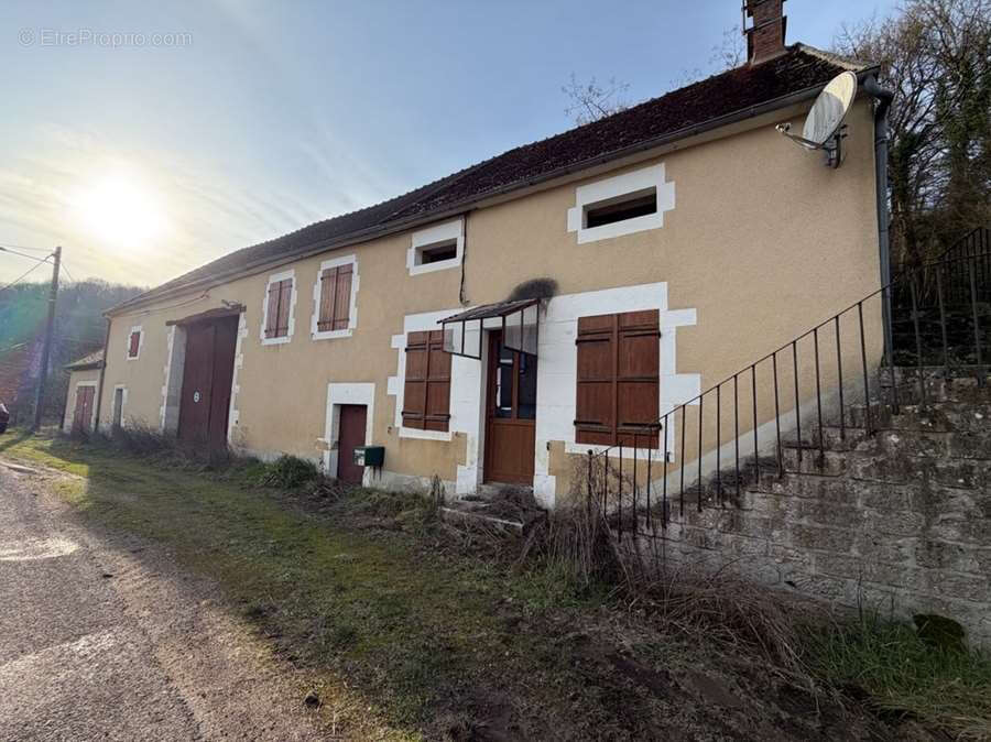 Maison à BRINON-SUR-BEUVRON