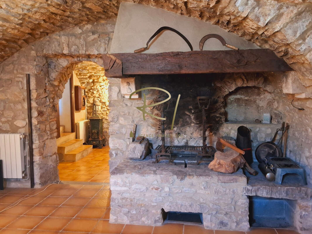 Maison à SAINT-ANDRE-DE-CRUZIERES