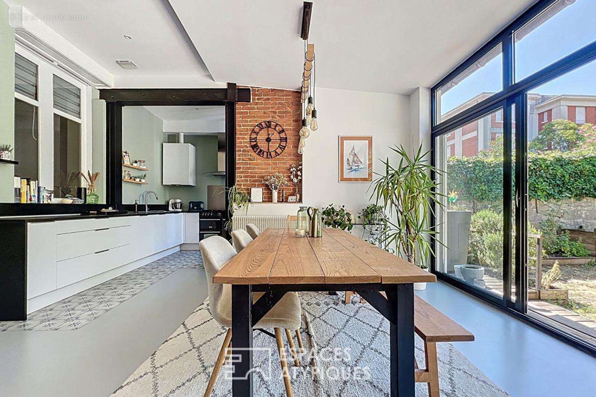 Appartement à BORDEAUX