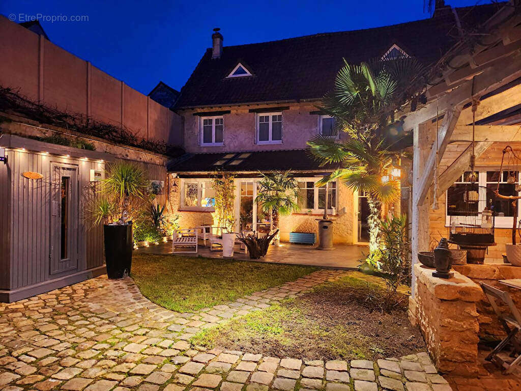 Maison à MEZY-SUR-SEINE