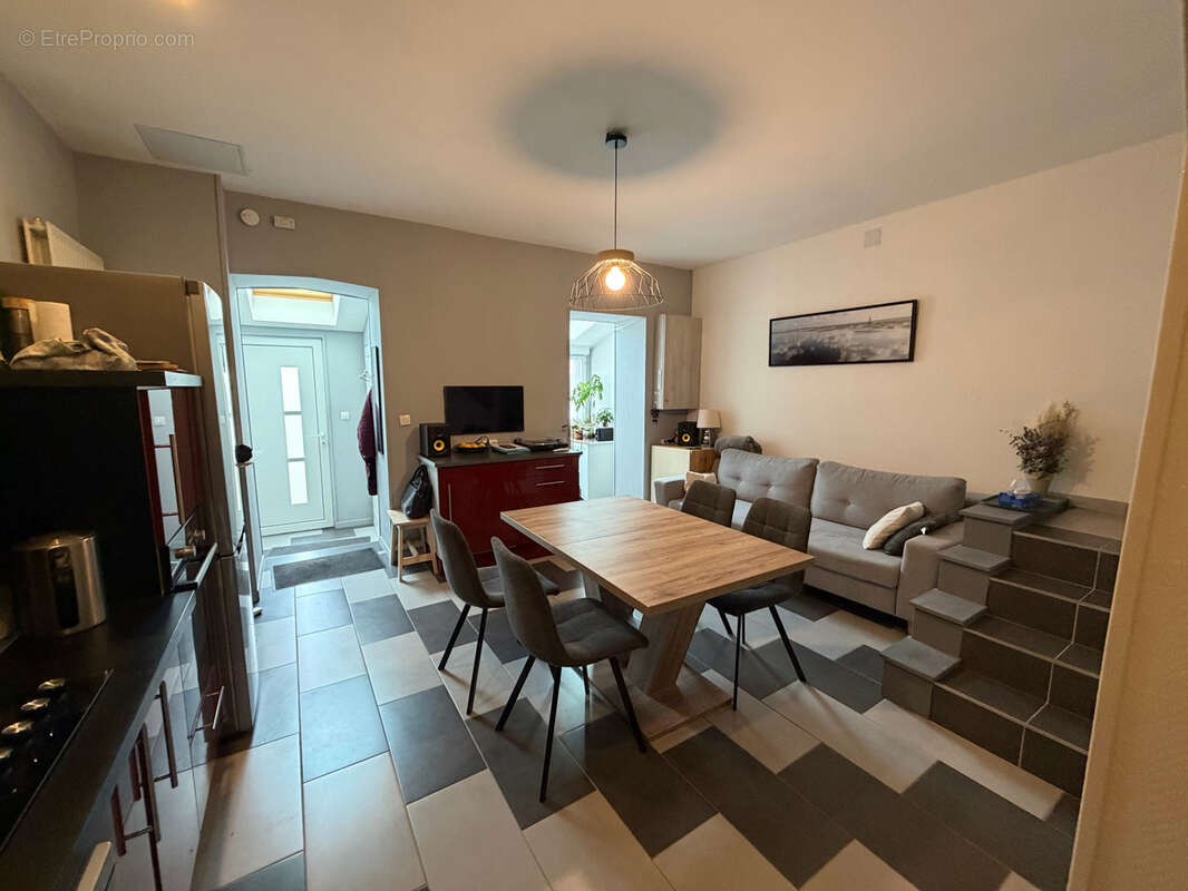 Maison à ARS-SUR-MOSELLE