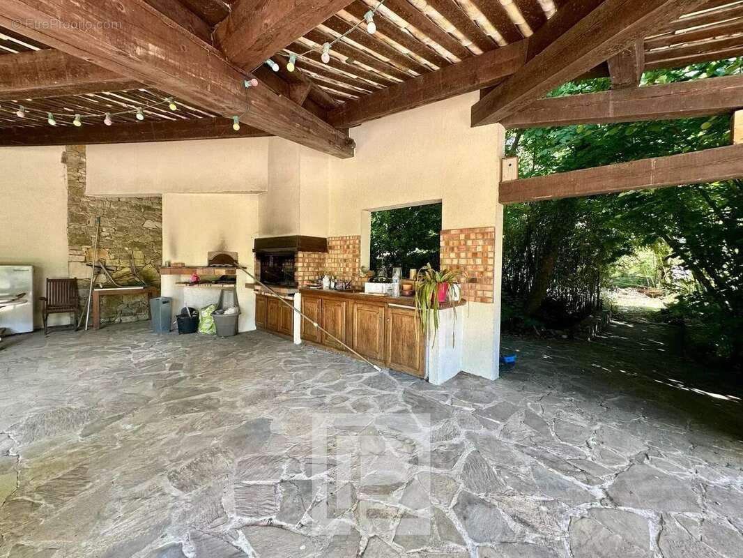 Maison à VALBONNE