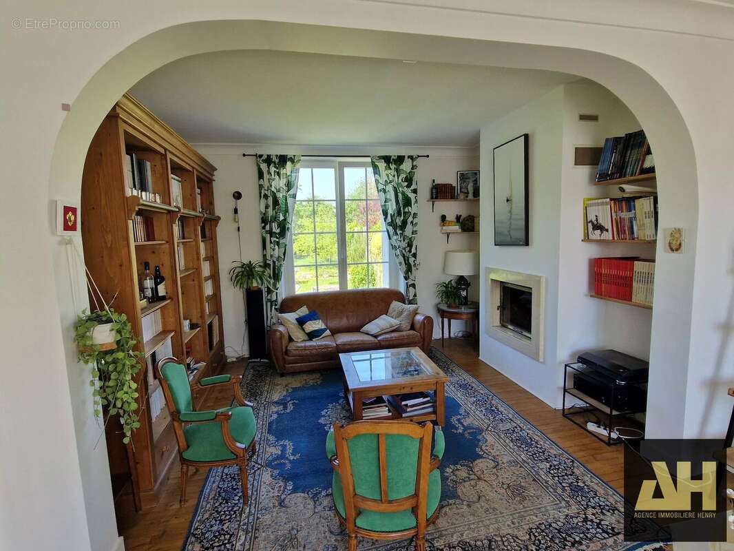 Maison à LE RELECQ-KERHUON
