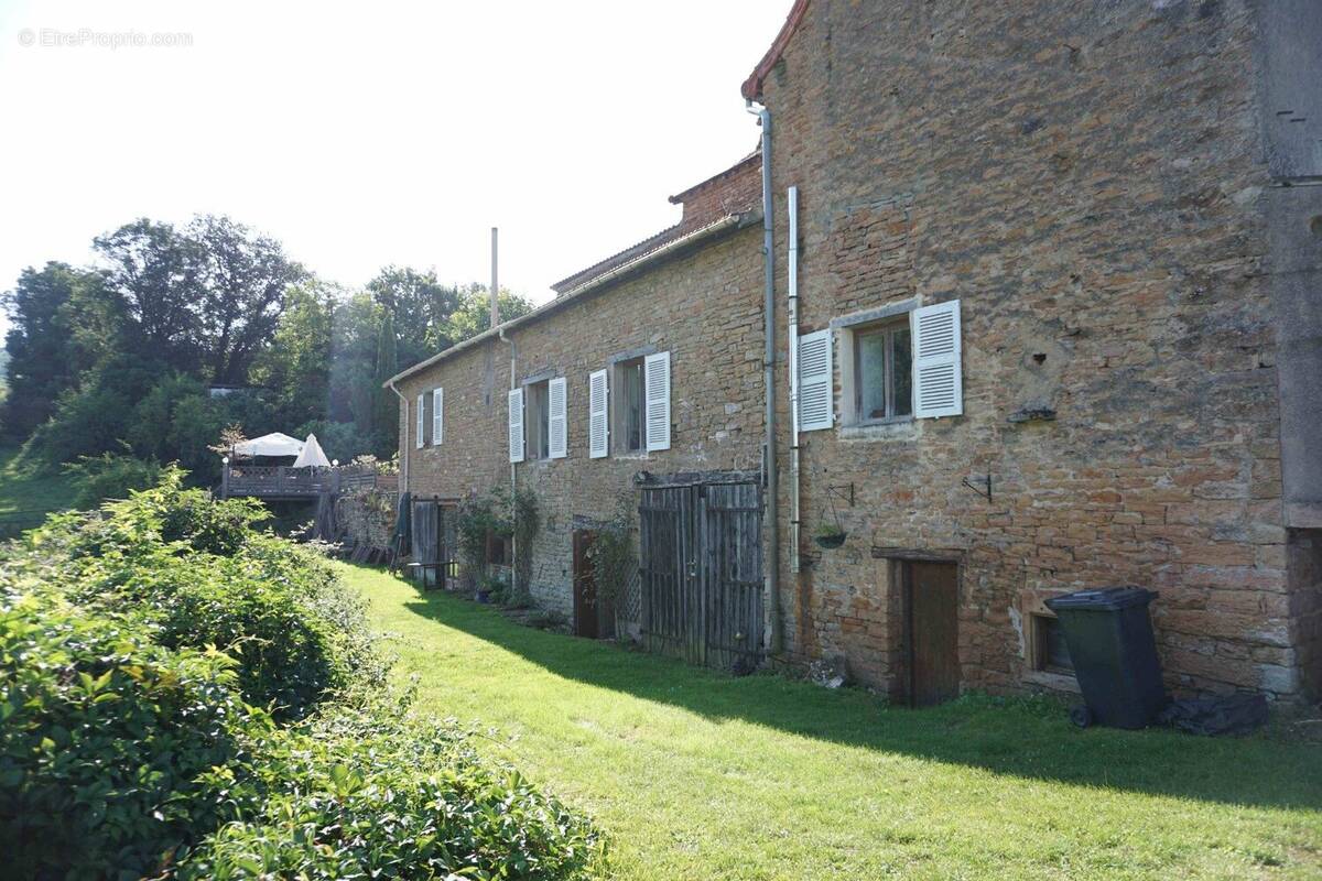 Maison à LA CHAPELLE-SOUS-BRANCION