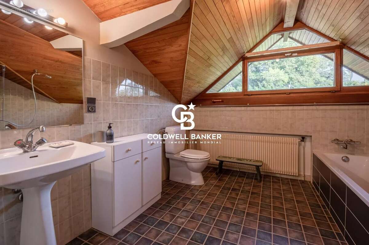 Maison à VETRAZ-MONTHOUX