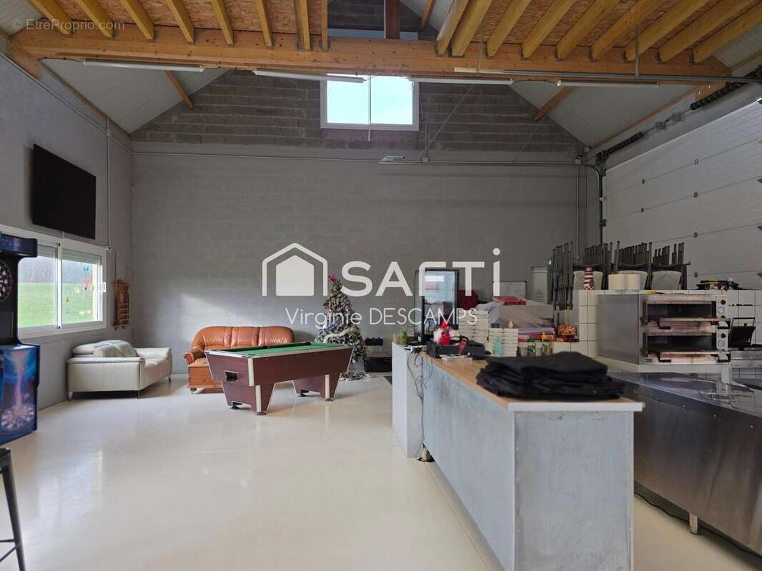 Photo 3 - Commerce à ANET