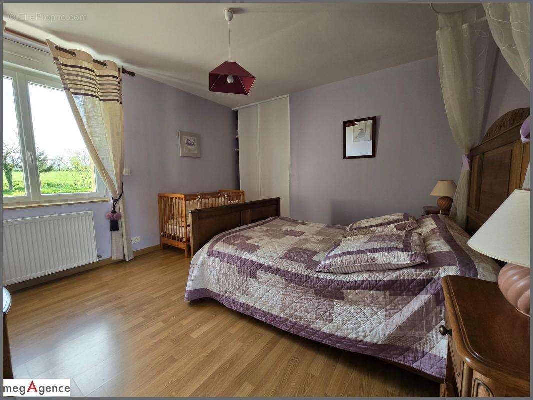 Maison à VILLEDIEU-LES-POELES