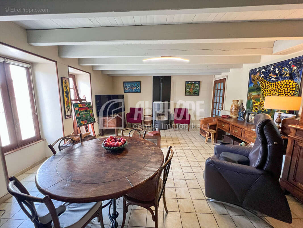 Maison 143 m² à Sainte-Hermine  - photo 8