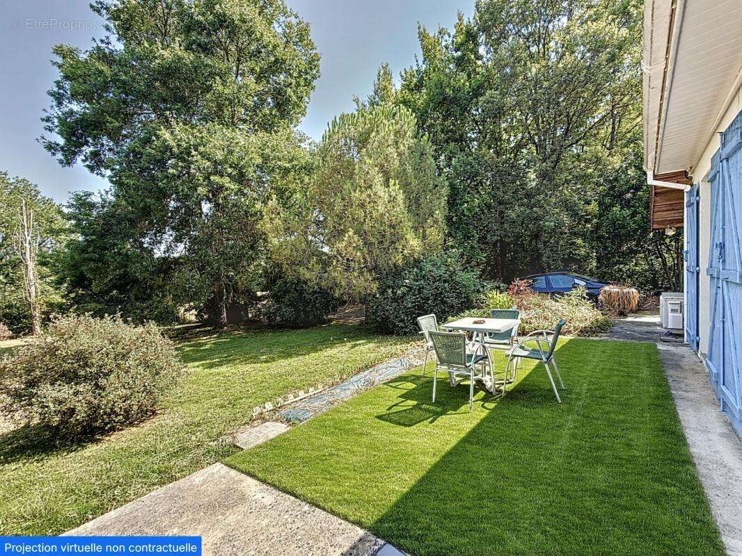 Maison à CASTELNAU-PICAMPEAU