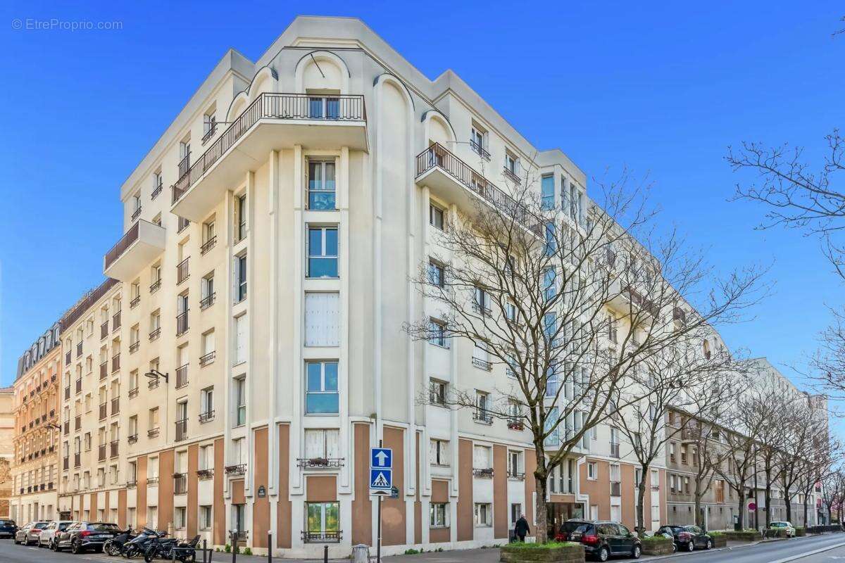 Appartement à PARIS-14E
