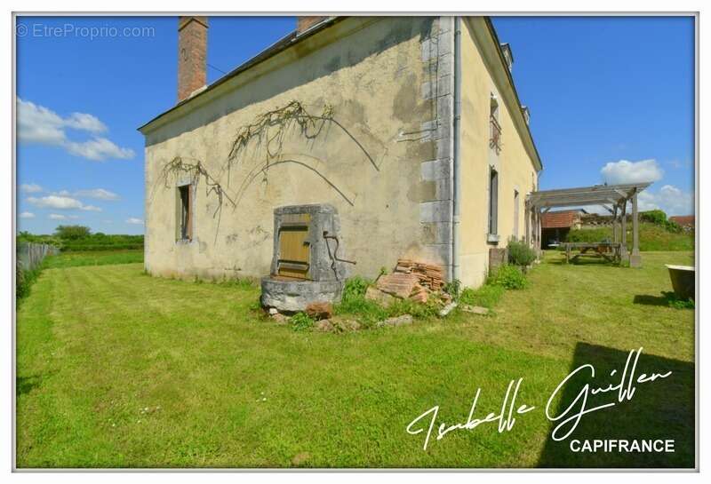 Maison de caractère à vendre 7 pièces MAISONNAIS (18) - photo 4