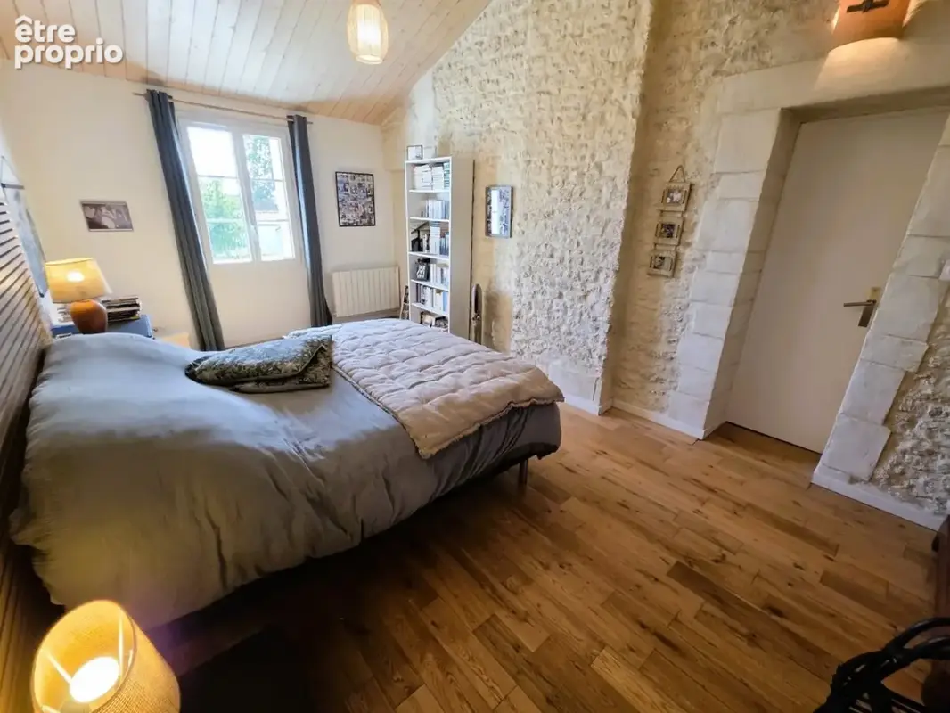 ILE D'OLERON (17), A Vendre Très belle Longère rénovée 194m², édifiée au calme en cœur de village sur terrain 1.047m² - photo 16