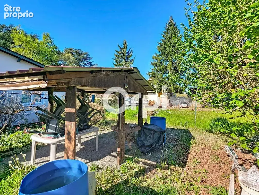 Titre : Maison individuelle avec grand terrain et dépendances - photo 5