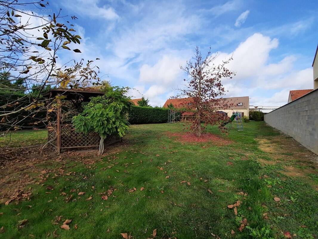 Photo 1 - Terrain à VARENNES-SUR-SEINE