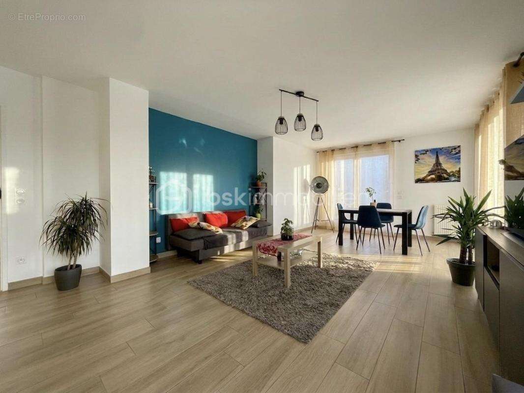 Appartement à PONTAULT-COMBAULT