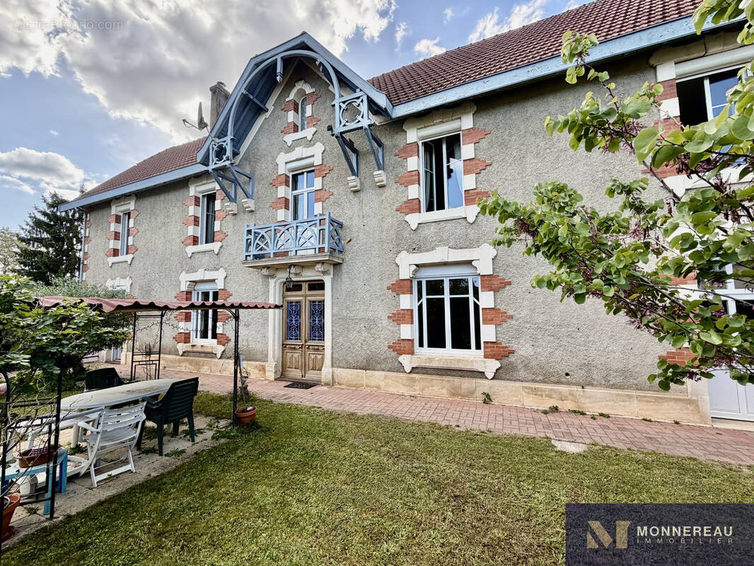 Maison à MOSNAC