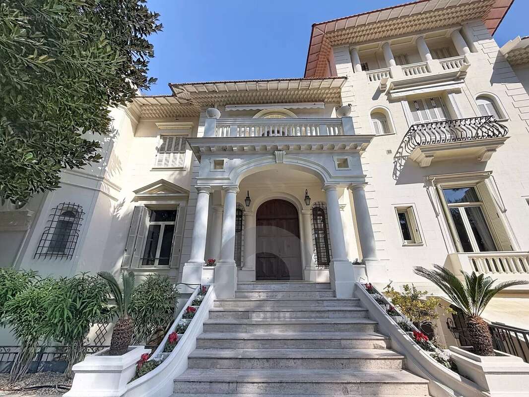 Appartement à ROQUEBRUNE-CAP-MARTIN