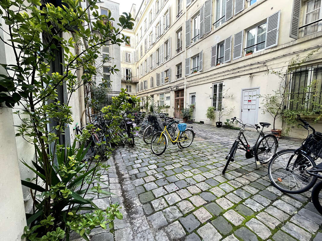 Appartement à PARIS-10E