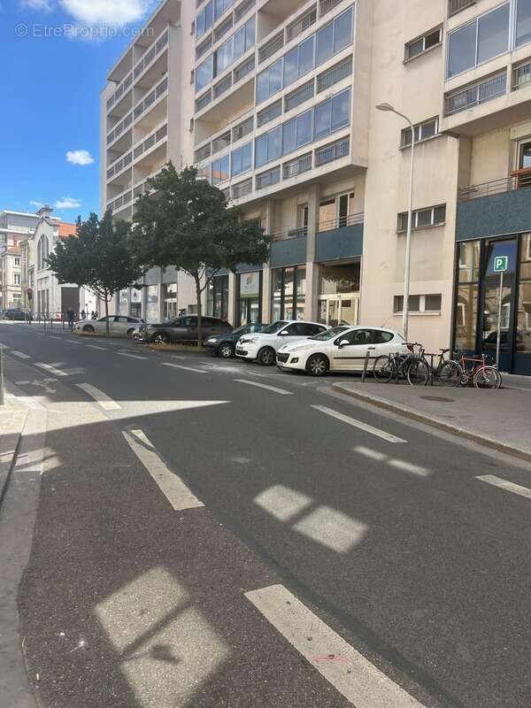 Commerce à LYON-7E