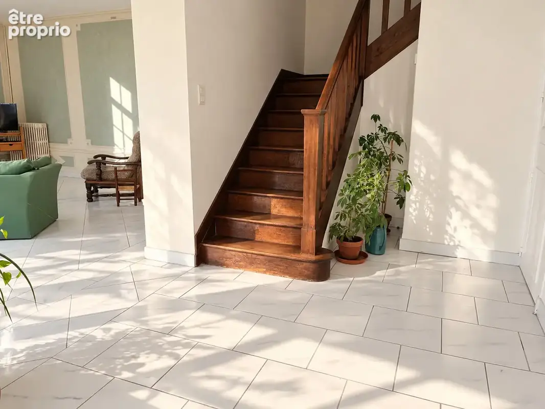 Belle propriété, ancien prieuré, au cœur de Restigné - photo 3