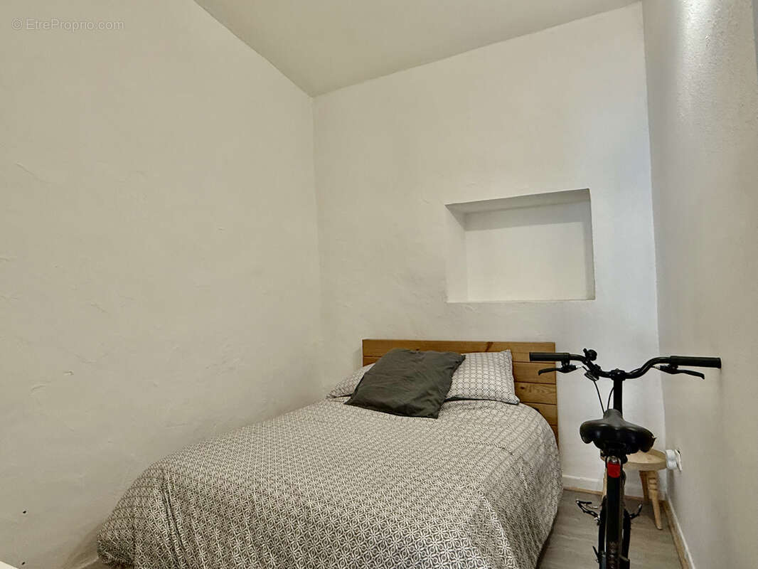 Appartement à BAGNOLS-SUR-CEZE