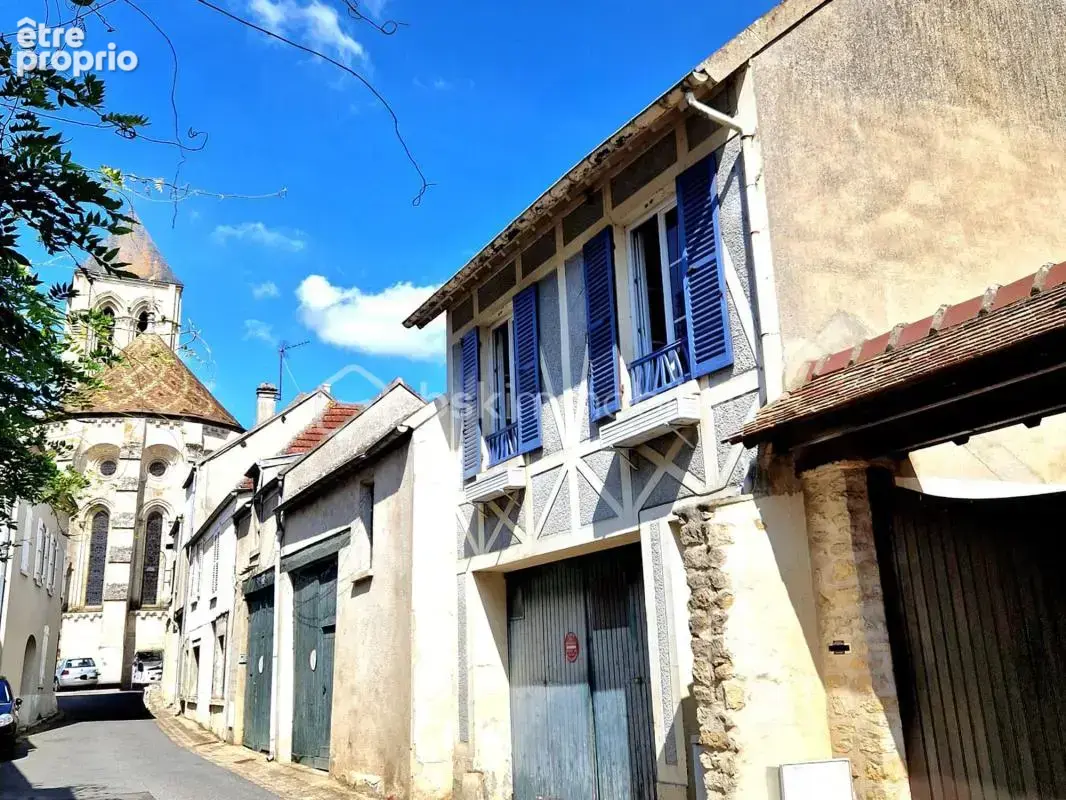Maison ancienne avec jardin, terrasse et grand garage ! - photo 18