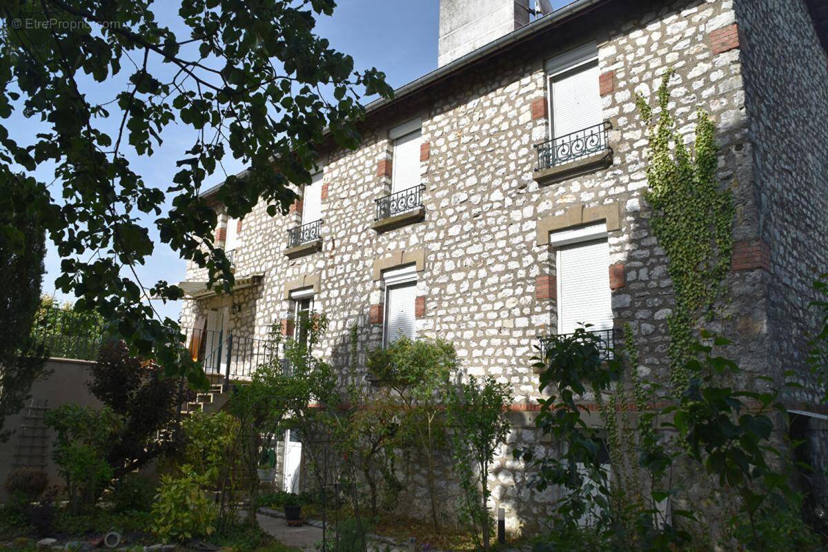 Maison à VARENNES-EN-ARGONNE