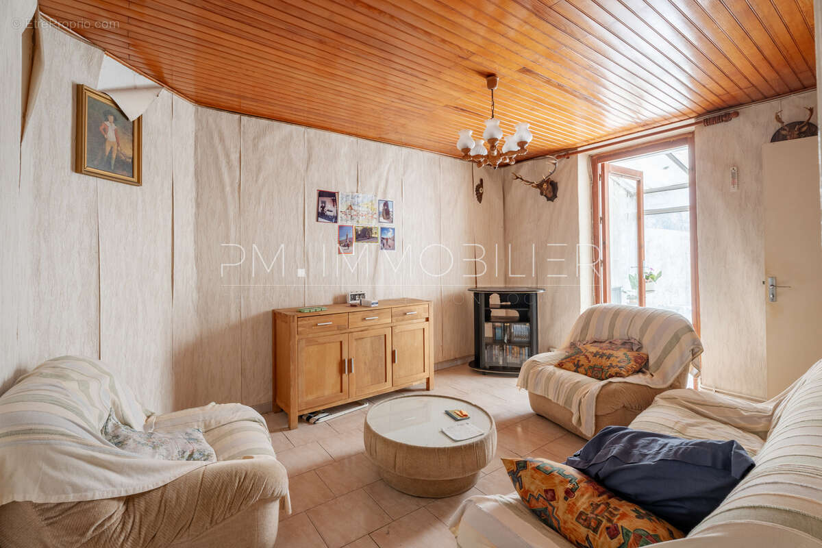 Appartement à MARSEILLE-4E